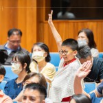 有趣的互動遊戲，猜猜是甚麼昆蟲或是動物的叫聲？製作人不僅分享自然音樂作品，還分享野外採集聲音遇到的有趣故事，讓大小朋友對自然與人文深度走讀。