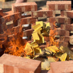 新業(yè)團(tuán)隊(duì)抱著虔誠、喜悅的心，期許內(nèi)心的想望與希冀被聽見，祈願(yuàn)工程平安順利。