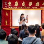 由東華皮影劇團(tuán)自製的獨(dú)特『紙影戲偶』–孫悟空、鐵扇公主、牛魔王造型，作為當(dāng)天伴手禮之一，讓大朋友與小朋友動(dòng)動(dòng)手指彩繪與DIY。