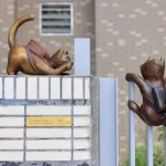 《上學(xué)趣》─莘莘學(xué)子在求學(xué)過程中，除了吸收新知外，與同儕彼此提攜、照應(yīng)、互助，也是一個(gè)學(xué)生時(shí)期歡樂的記憶。