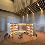 兒童遊戲室挑高六米，孩子翻閱扉頁之時、與父母的對話之中，在建築大方格局的襯托下，逐漸養(yǎng)成大器、浩然的氣度。－【新業(yè)宜家】。