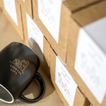 獻(xiàn)上新業(yè)家族的霧面質(zhì)感馬克杯，象徵一份美好與精緻－無論是早晨或午後，用杯中的香氣，一點一滴完整了理想的生活。