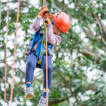 上攀到制高點(diǎn)後的降落，更需要有勇氣與膽識(shí)，小小的成就感就此萌芽而生。