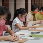 2022新業(yè)有藝市－手工書(shū)DIY於研習(xí)講堂，以工作坊形式展開(kāi)，手指觸摸紙張、體會(huì)翻閱書(shū)頁(yè)的親密感。