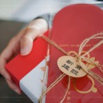 致上一份年節(jié)好禮，即早遞出的暖心問候，是新業(yè)別出心裁的心意，願將這份心意
及祝福，一同分享給親朋好友。