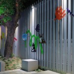 隱身於都市夜晚的山林意象，臺(tái)灣黑熊與梅花鹿悄悄探出頭來，準(zhǔn)備翱翔於自由自在的童趣幻想之中。