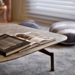 讓身體輕輕窩著，用一個(gè)慵懶的姿勢，迎接一個(gè)清閒無事的午後。