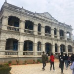 古今中外的文化在金門各自串聯(lián)，彷彿模糊彊界匯聚為獨特地景。陳景蘭洋樓，氣派建築如遊三零年代的璀璨上海！