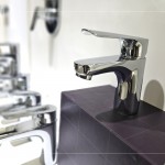 各式各樣的典雅款式，晶瑩剔透的質感，映照出光影的自然流線，實用兼具質感是新業(yè)始終的堅持。