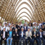 竹跡館入圍有建築界奧斯卡之稱的「WAF世界建築獎」，市府團隊合影。（記者張軒哲攝）