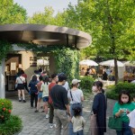 經(jīng)四年的侍書(shū)、維護(hù)與經(jīng)營(yíng)，文學(xué)館的一處書(shū)席的爬藤植物漸漸包覆，迎接首次到來(lái)的人們，而一展其優(yōu)雅的風(fēng)貌。