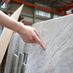 不規(guī)則的紋路代表著大自然的痕跡，也是石材獨一無二的特色，使石材在設(shè)計與裝修中展現(xiàn)獨特的美感，兼具功能與藝術(shù)價值。