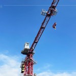 萬(wàn)里無(wú)雲(yún)的好天氣，【新業(yè)大塊森濤】於2024年2月下旬舉行上樑儀式，象徵著新業(yè)團(tuán)隊(duì)和住戶們重要的里程碑。