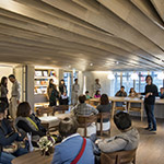 打造樹(shù)屋的概念，楊家凱建築師分享著設(shè)計(jì)的初衷與理念。