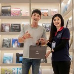 新業(yè)當天也特別準備相當適合Jason這位戶外陽光男孩的運動毛巾，讓他在全臺跑透透的同時也十足舒適。