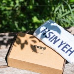 致上新業(yè)設(shè)計(jì)的運(yùn)動毛巾，作為運(yùn)動時(shí)的常備品，代表著新業(yè)在住戶的每段路程中給予支持並陪伴著。