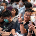 每一句對話，都在描繪未來生活的輪廓，這場客變說明會中，家的雛形悄悄成形。