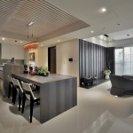 垂墜感的吊燈為整體空間注入一股熱情，溫煦而不熾熱，高雅而獨具品味，如妳低調(diào)沉穩(wěn)的個性